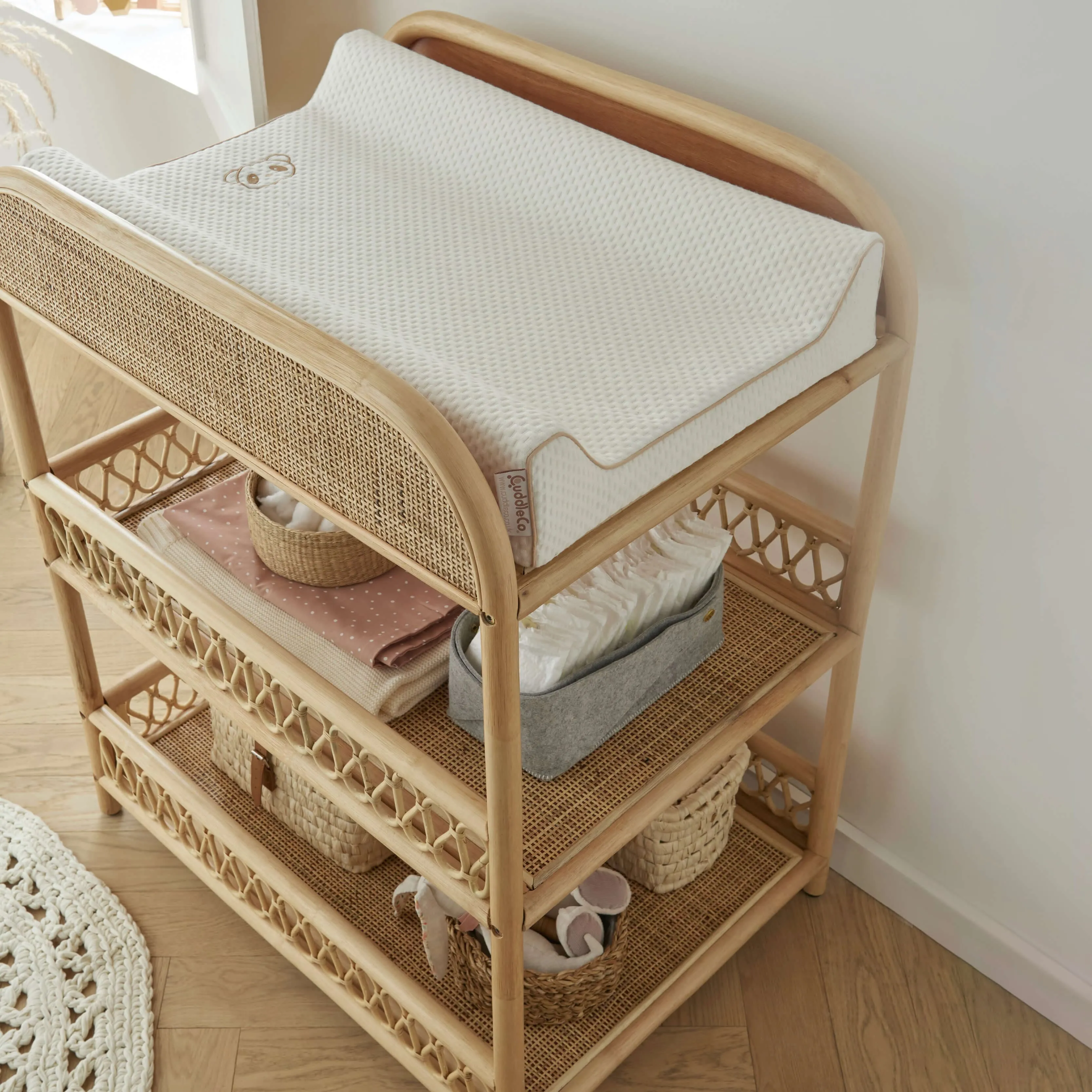 Cuddleco Aria Changer - Rattan