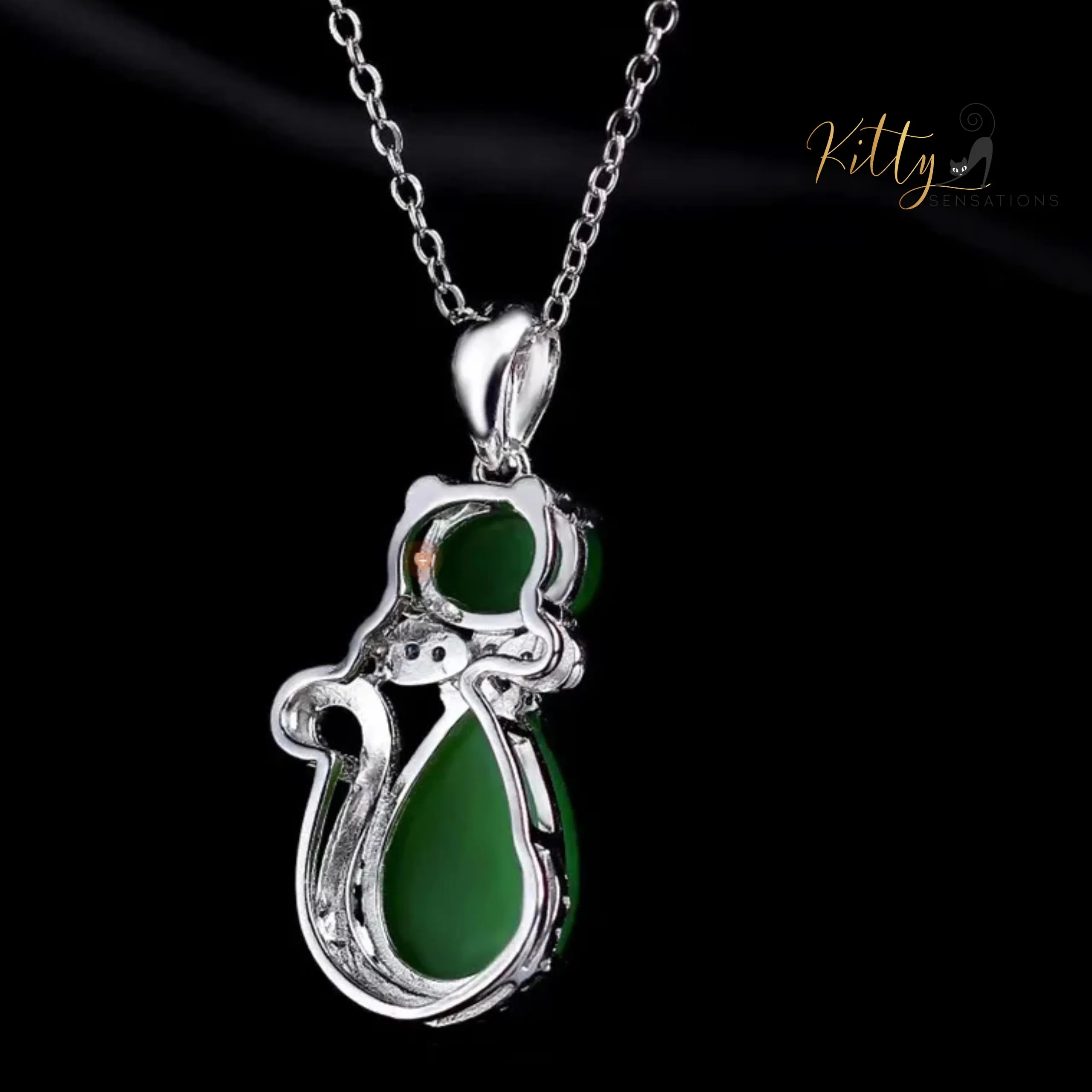 Natural Chrysoprase Cat Necklace in Solid 925 Sterling Silver