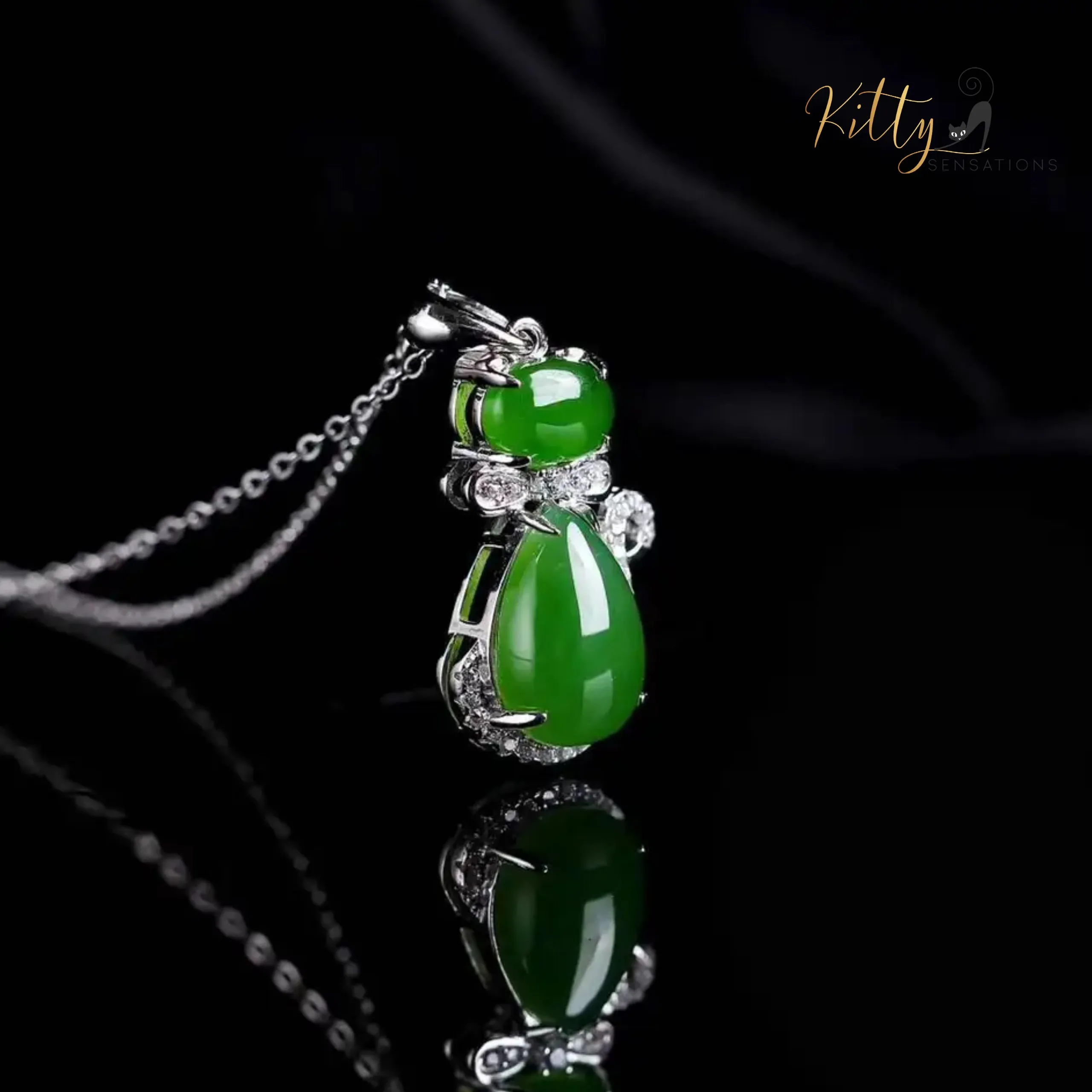 Natural Chrysoprase Cat Necklace in Solid 925 Sterling Silver