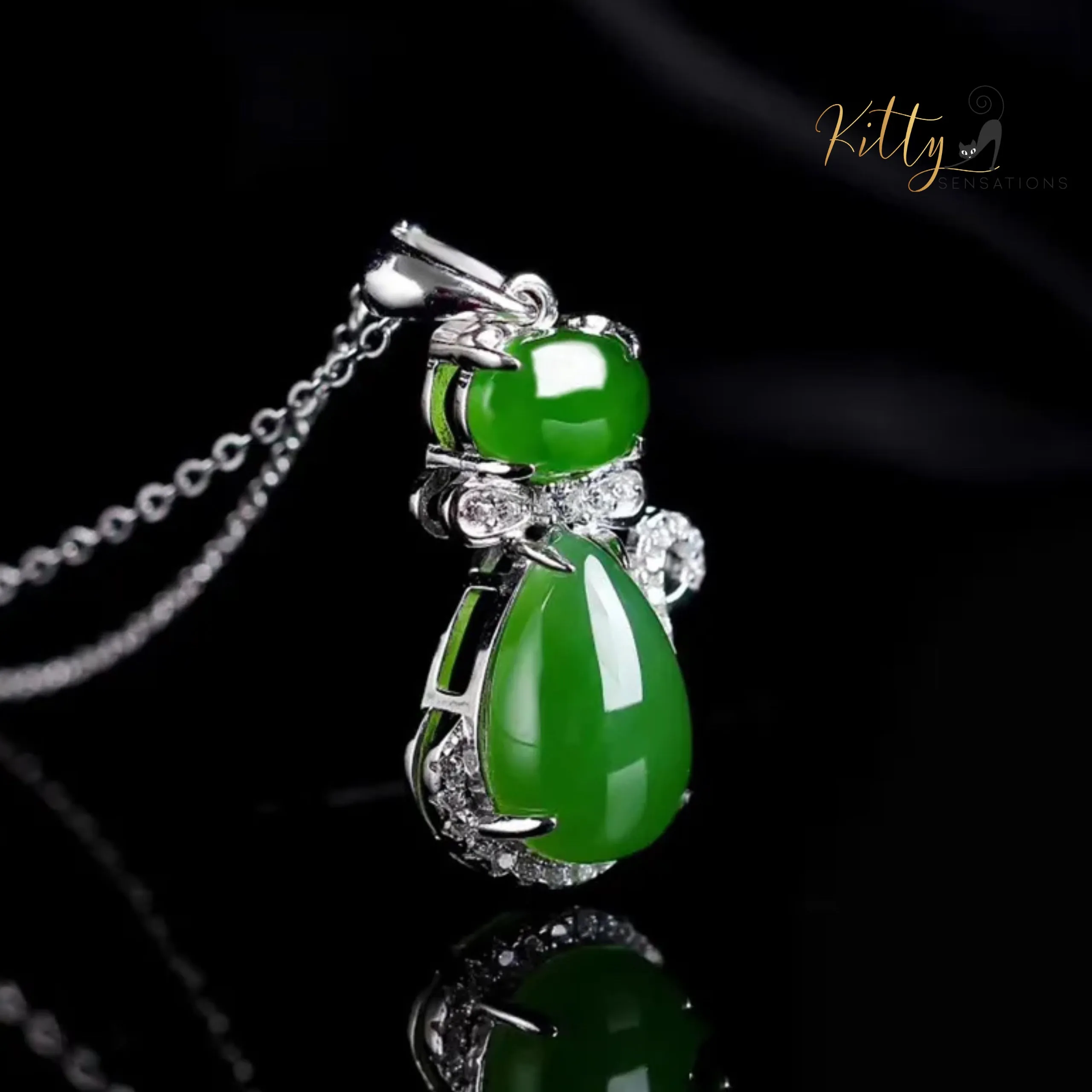 Natural Chrysoprase Cat Necklace in Solid 925 Sterling Silver