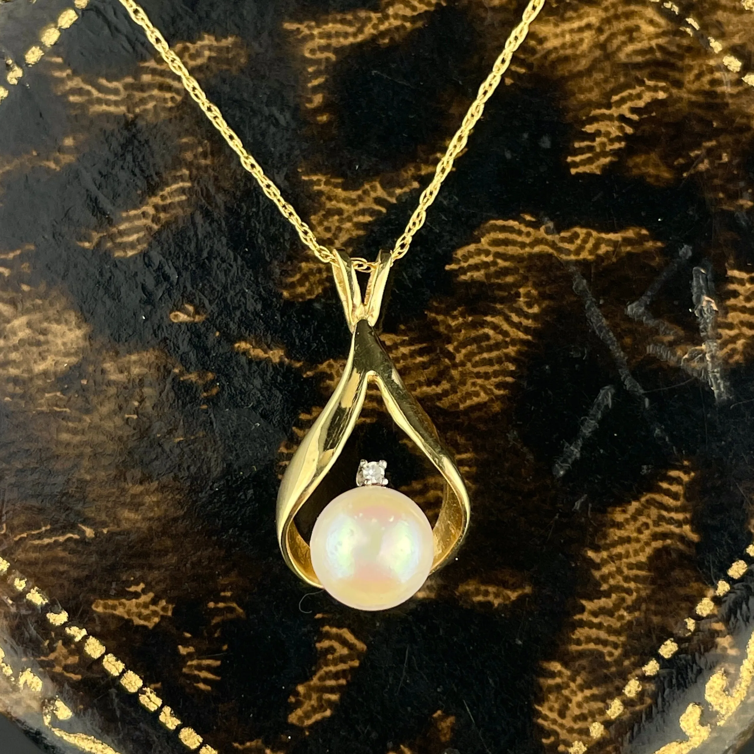 Vintage 14K Gold Pearl Diamond Pendant Necklace