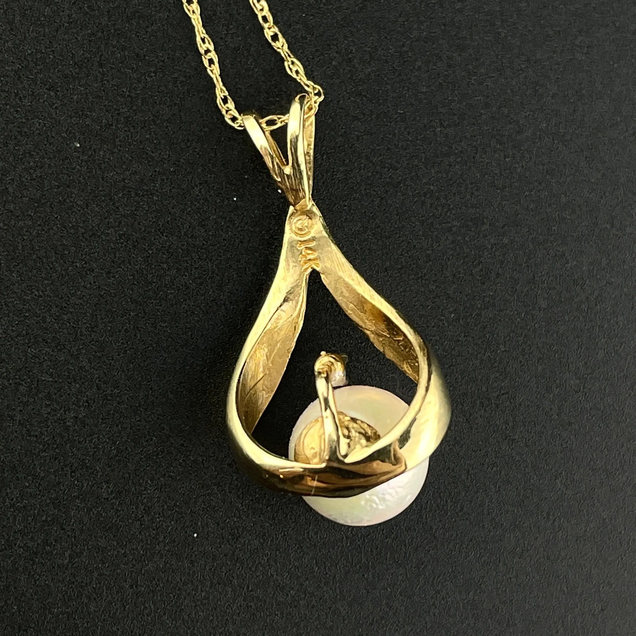 Vintage 14K Gold Pearl Diamond Pendant Necklace